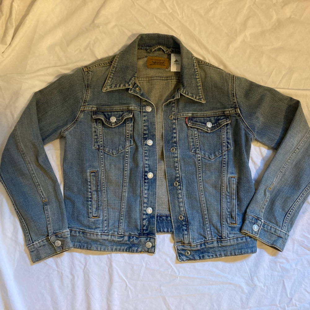 Levi’s trucker jacket size L